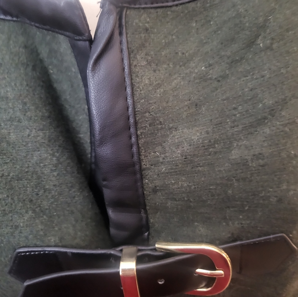 NWT cape - Picture 3 of 11